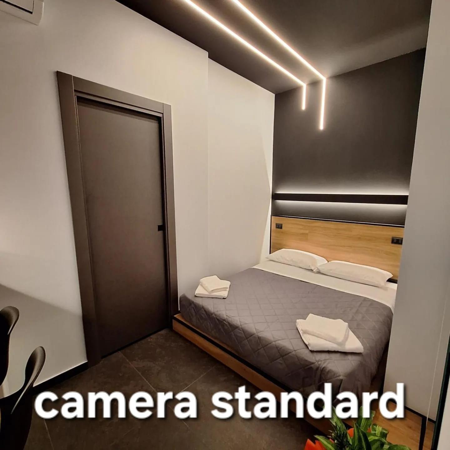 Dark & Light Rooms & Luxury Suites Катанія Екстер'єр фото