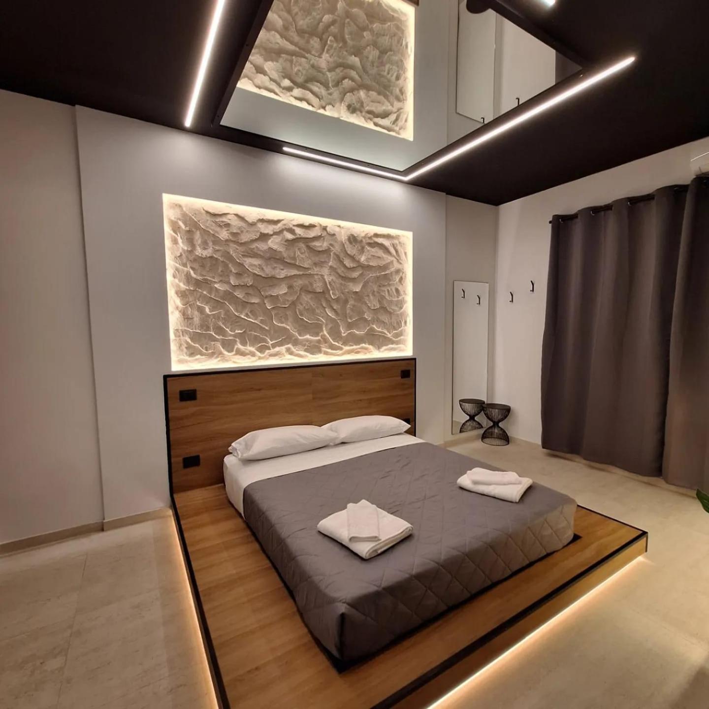 Dark & Light Rooms & Luxury Suites Катанія Екстер'єр фото
