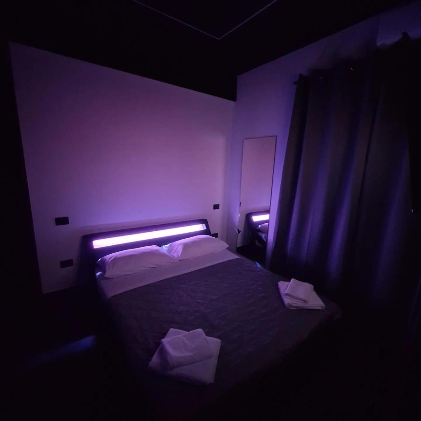 Dark & Light Rooms & Luxury Suites Катанія Екстер'єр фото