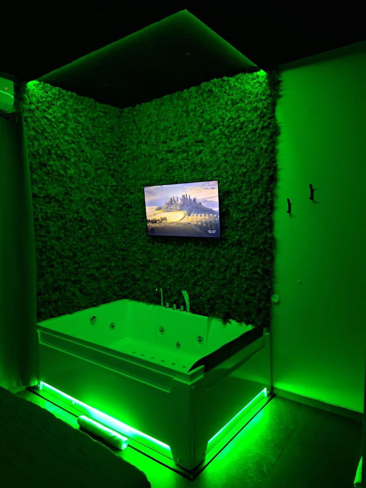 Dark & Light Rooms & Luxury Suites Катанія Екстер'єр фото